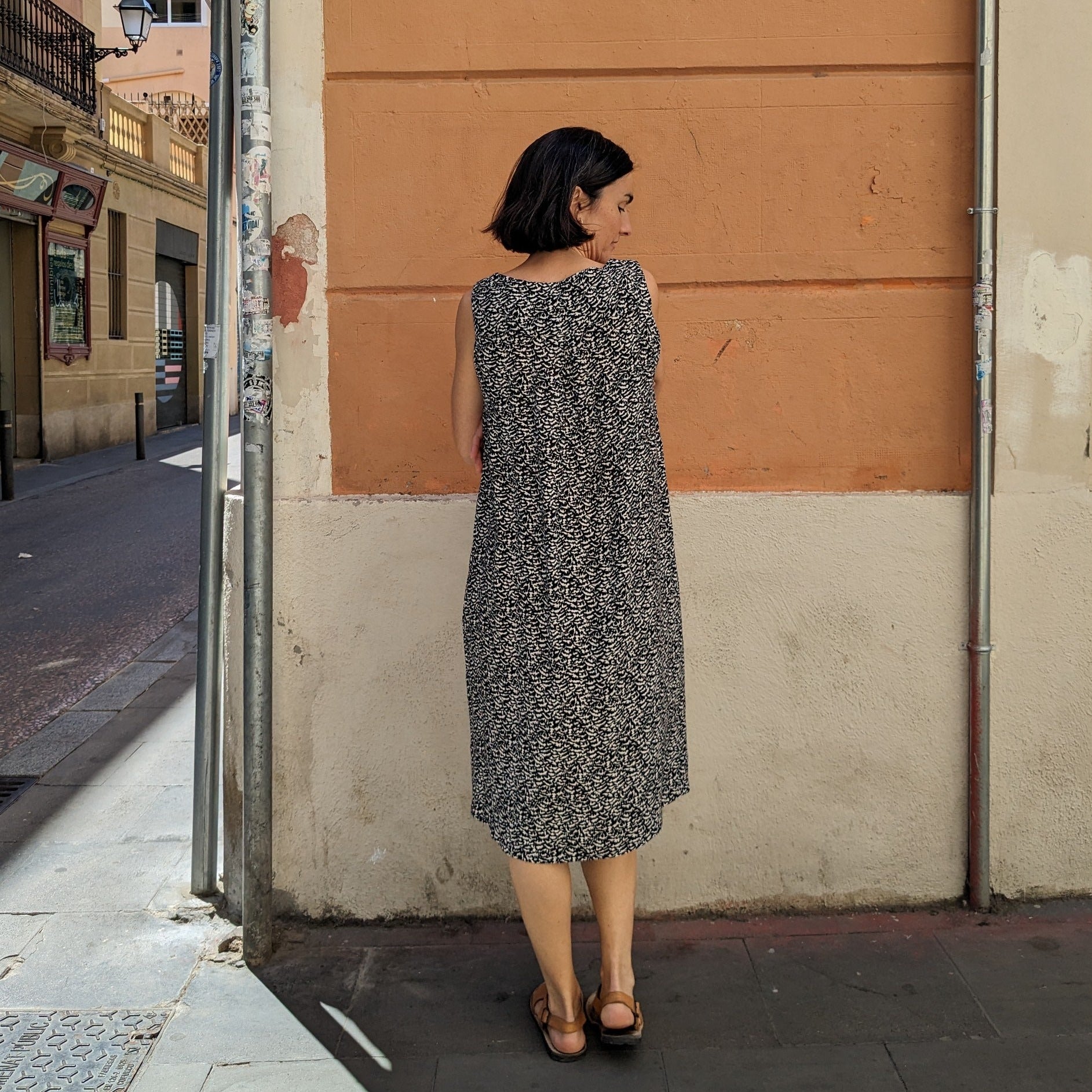 BORN DRESS WITH TRIANGLE PRINT