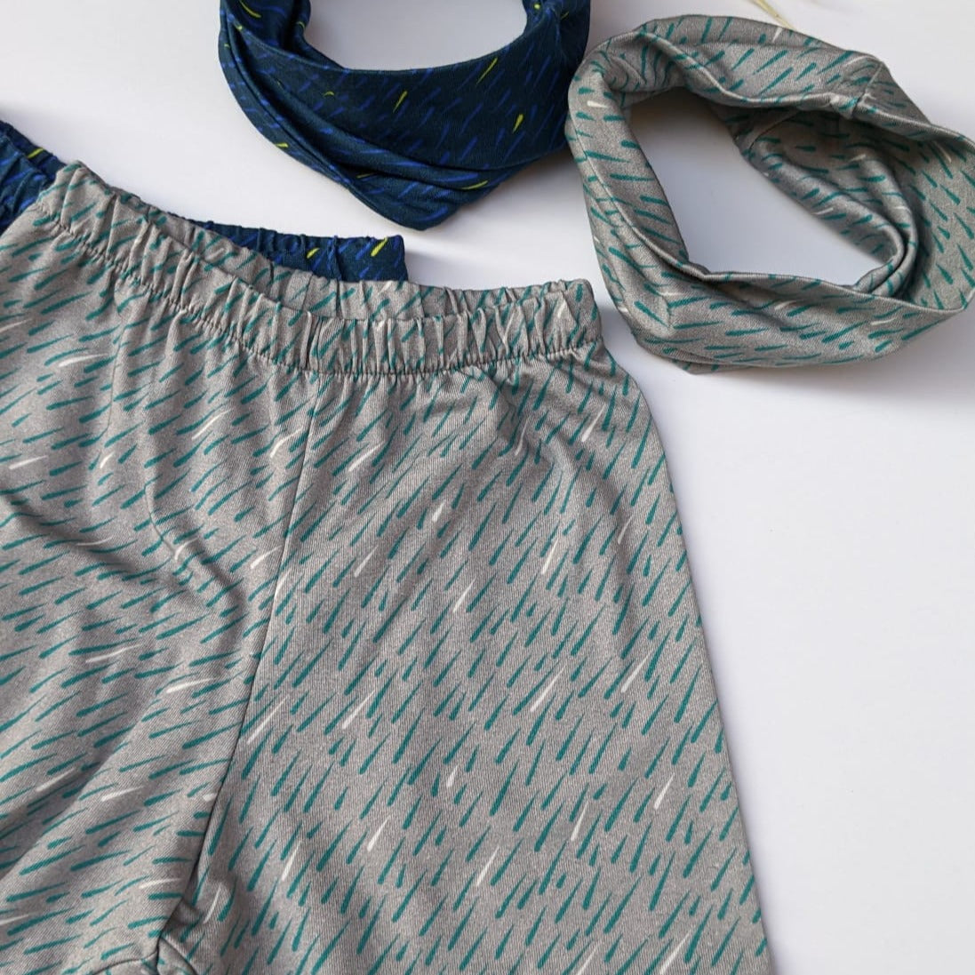 KID RAIN GRAY PANTS