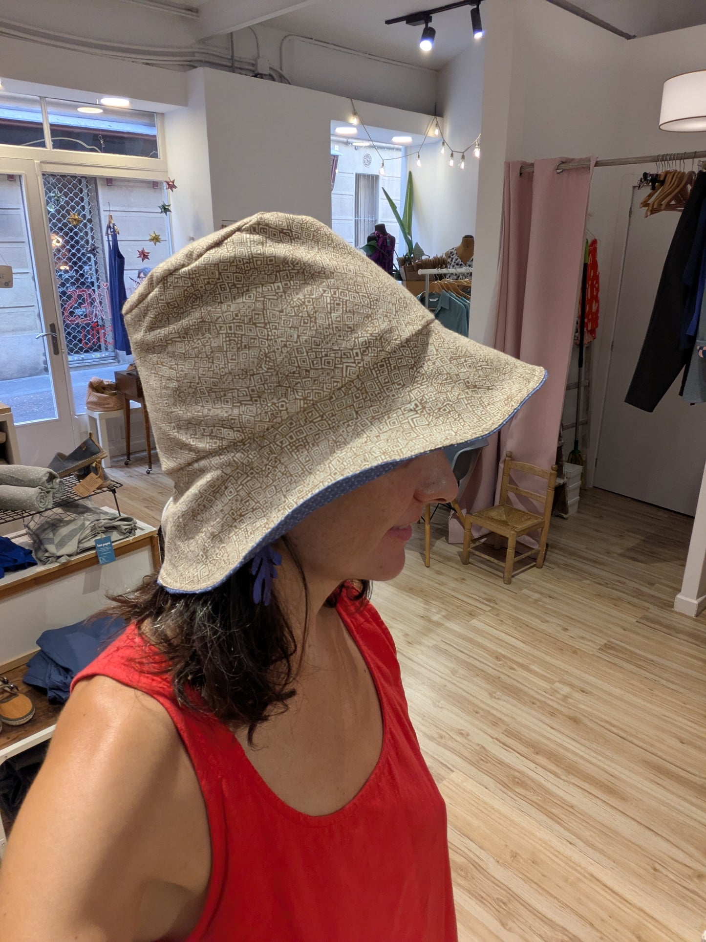 Bob reversible azul marrón