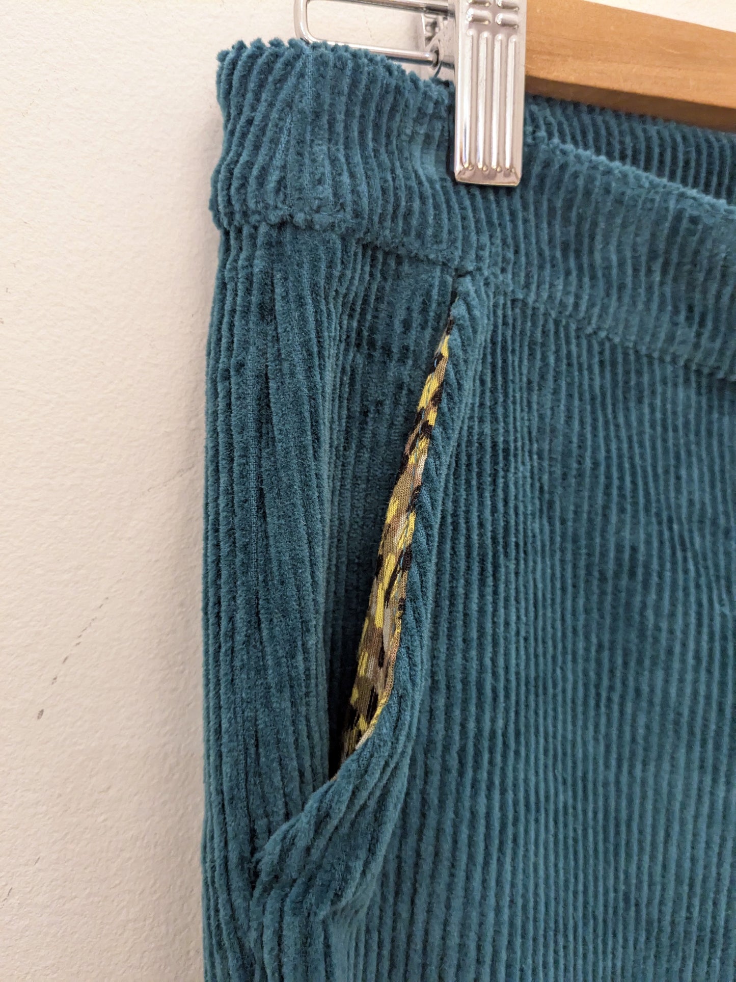 TRINI CORDUROY PETROLEUM PANTS