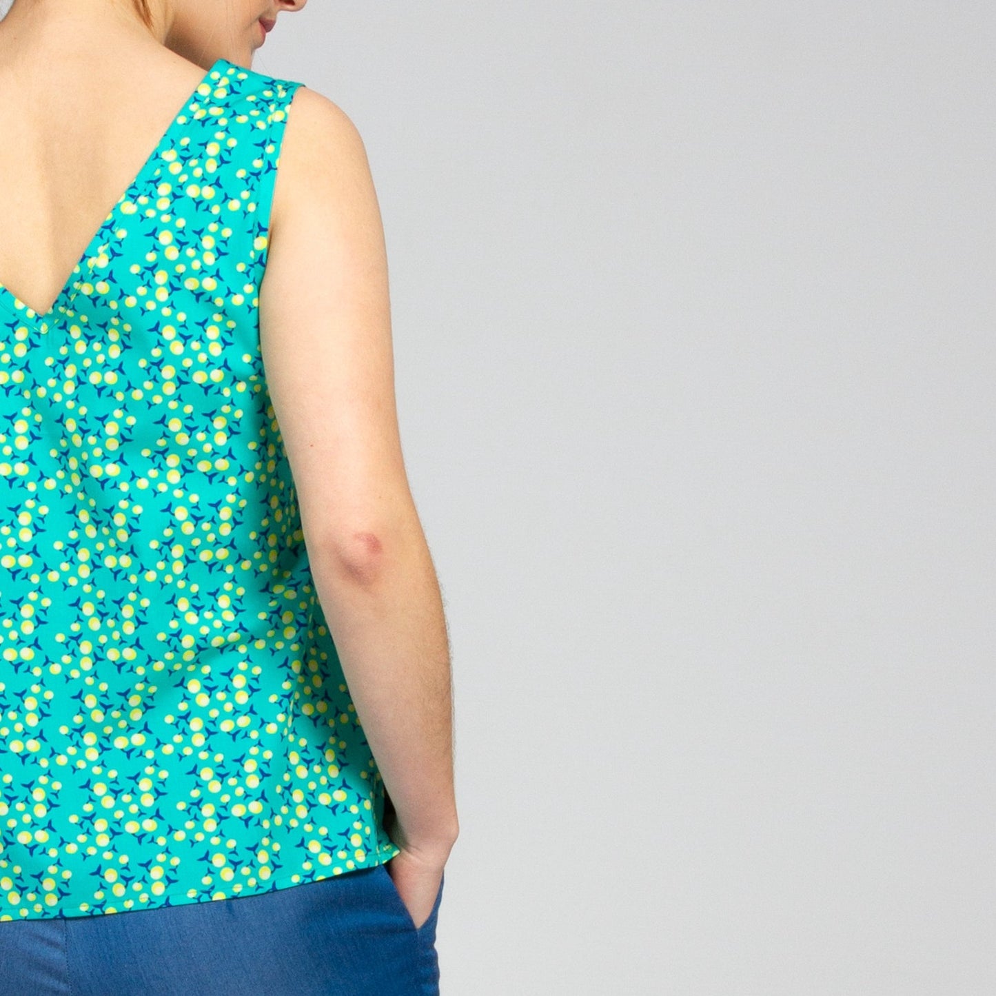 MIRIAM TOP WITH WHALE TAIL PRINT